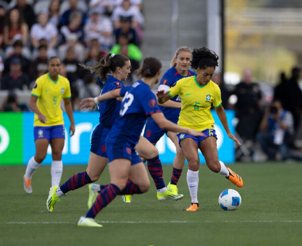 Brasil sobe, e EUA caem para pior posição na história do ranking da Fifa